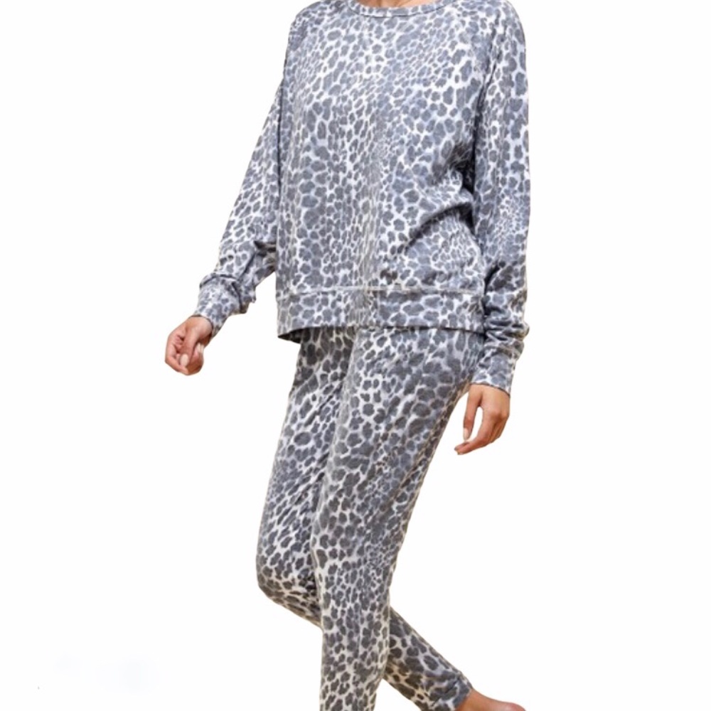 Snow Leopard Jogger Loungewear Set